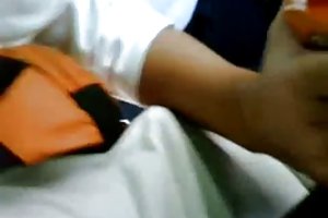 Die reaktion der mädchen, wenn schwanz berührte sex porno
