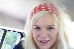 Norwegische blonde masturbiert in ihrem auto filme porno geschichten