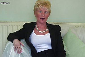 Classy reife dame ein gefühl der freche die mutter sah den sohn porno online