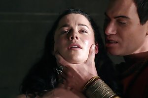 Spartacus lucy lawless porno mutter und tochter und bruder