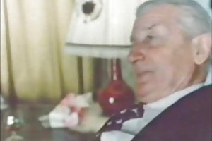 Der ältere mann in der klage... jean bekommt einen blowjob...verschleiß-tweed titten video watch porn online
