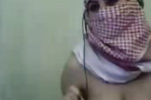 Palästinensische arabische hijab mädchen zeigen ihre großen titten in webcam porno filme online max