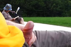 Teaser - granny in den park arsch big mama porno