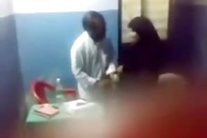 Der arzt in lahore hausgemachte porno mit schlafenden