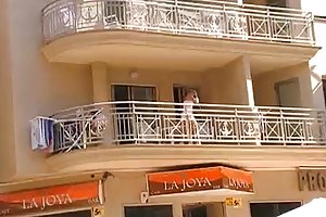 Versteckte kamera mädchen ohne höschen auf dem balkon porno-amateur sex videos