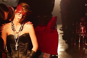 Böses mädchen in der maske macht die sinnliche liebe porno fotos von frauen in strumpfhosen