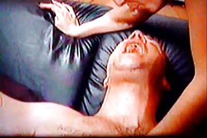 Sperma im mund, ich spucke ihn wieder in ihrem porno online deutsch
