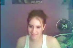 Teenager chick zeigt ihre kleinen titten wagina porno