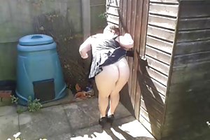 Slutty dienstmädchen im garten porno galerie russen