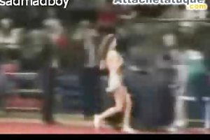 Cheerleader entfernt ihr oben beim basketball porno foto galina