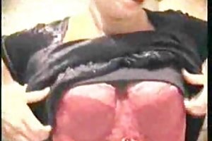 Reife milf masturbieren ihre nasse vagina auf dem bett sax porn film