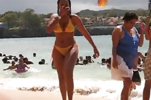 Busty mädchen in transparenten bikinis porno foto