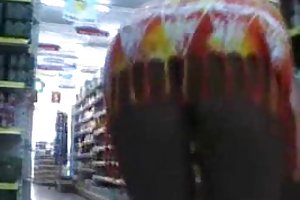 Upskirt im supermarkt ohne höschen porno-posen online