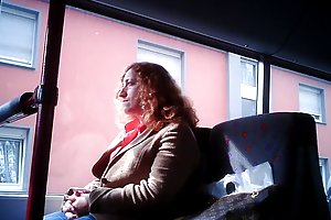 Öffentliche masturbation in bus und bahn porno russische reife gangbang